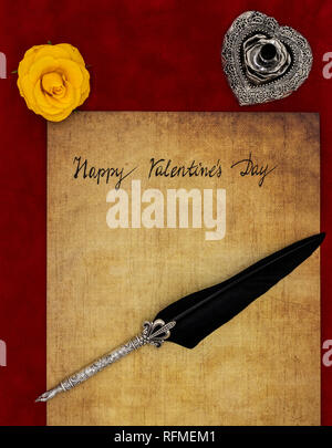 Classic Happy Valentine's Day card écrit à la main sur parchemin vintage yellow rose Silver Quill et position sur tissu velours bourgogne vue du dessus Banque D'Images