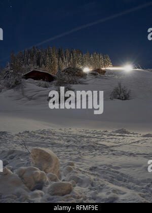 Pleine lune conte de nuit d'hiver Banque D'Images
