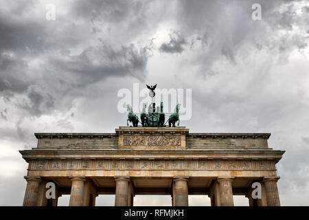 Le quadrige de la porte de Brandebourg à Berlin Banque D'Images