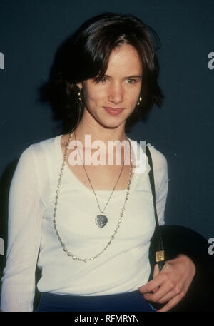 LOS ANGELES, CA - le 9 novembre : L'actrice/chanteuse Juliette Lewis participe à 'Big Al' le 9 novembre 1993 à Los Angeles, Californie. Photo de Barry King/Alamy Stock Photo Banque D'Images