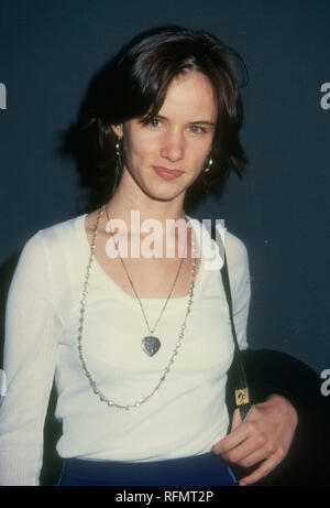 LOS ANGELES, CA - le 9 novembre : L'actrice/chanteuse Juliette Lewis participe à 'Big Al' le 9 novembre 1993 à Los Angeles, Californie. Photo de Barry King/Alamy Stock Photo Banque D'Images