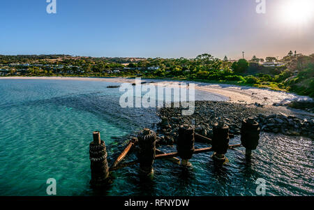 Coucher du soleil sur la plage de Penneshaw sur Kangaroo Island SA Australie Banque D'Images