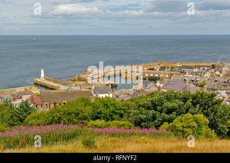 MACDUFF BANFSHIRE ECOSSE VUE SUR LE PORT DE MACDUFF CHANTIERS ET CÔTE DE MORAY Banque D'Images