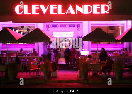 Clevelander, bar de nuit d'Ocean Drive, Miami Beach, Florida, USA Banque D'Images