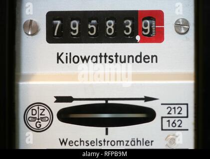DEU, Allemagne : compteur d'électricité dans une maison privée. Banque D'Images