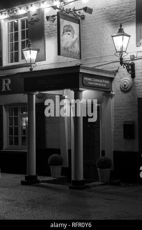 L'Otter Pub - Public House - Otterbourne, Hampshire, England, UK Banque D'Images