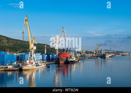 Port Rusatom à Mourmansk, Russie, Europe Banque D'Images