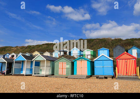 Cabines de plage, Lymington, Hampshire, Angleterre, Royaume-Uni, Europe Banque D'Images