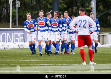 BARENDRECHT, Pays-Bas. 26 janvier, 2019. Sportpark De Bongerd, Football, saison 2018/2019, Néerlandais Tweede Divisie, Barendrecht - Spakenburg, résultat final 0-3, le but de célébrer les joueurs Spakenburg pendant le match : Crédit Photos Pro/Alamy Live News Banque D'Images