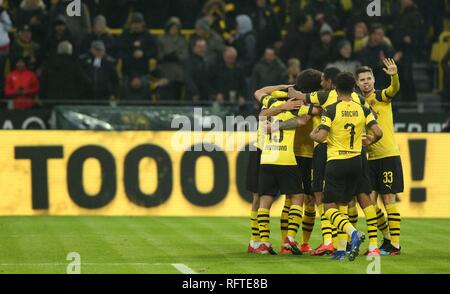 Dortmund, Allemagne. 26 janvier, 2019. firo : 26.01.2019, football, 1.Bundesliga, la saison 2018/2019, BVB, Borussia Dortmund Hanovre 96 - jubilation à 1 : 0 à HAKIMI, BVB | utilisée dans le monde entier : dpa Crédit/Alamy Live News Banque D'Images