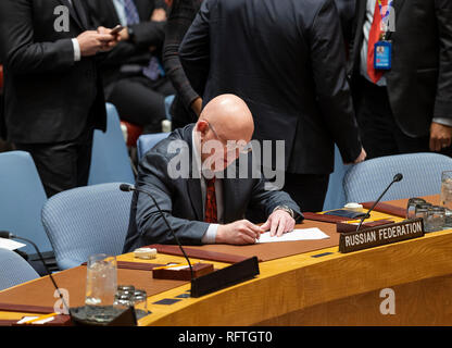 New York, USA.. 26 janvier, 2019. New York, NY - 26 janvier 2019 : Représentant de la Russie à l'ONU Vassily Nebenzia assiste à la réunion d'urgence du Conseil de sécurité détient sur la situation au Venezuela Crédit : lev radin/Alamy Live News Banque D'Images