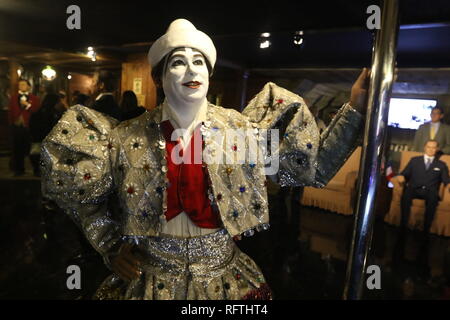 26 janvier 2019 - 26 janvier 2019 (Madrid) Le Musée de Cire de Madrid avec une visite des plus populaires personnages espagnols et internationaux, les protagonistes de l'histoire, de la culture, des sports, de la science ou de divertissement avec plus de 500 figures. sculptures de personnalités aussi diverses que l'icône de la publicité et de joueur de football Cristiano Ronaldo, world Pop Idol Justin Bieber, Donald Trump et son épouse Melania, Javier FernÃ¡Méndez le patinage sur glace deux fois champion du monde, le scientifique Margarita Salas, les acteurs mythiques du genre d'horreur tels que Jack Taylor et Paul Naschy (espagnol comme un loup-garou), la bullf Banque D'Images