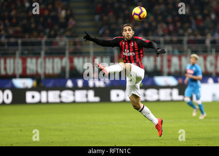 Milano, Italie. 26 janvier, 2019. Ricardo Rodriguez de l'AC Milan en action au cours de la série d'un match de football entre l'AC Milan et SSC Napoli. Crédit : Marco Canoniero/Alamy Live News Banque D'Images