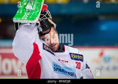 ZAGREB, CROATIE - 30 décembre 2018 : EBEL match ligue de hockey sur glace entre Medvescak Zagreb et KAC. Gardien de but de hockey. Banque D'Images