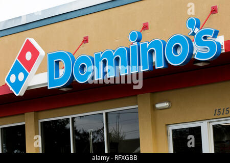 Un logo affiche à l'extérieur d'un Domino's Pizza Restaurant lieu de Chambersburg, Pennsylvanie le 25 janvier 2019. Banque D'Images