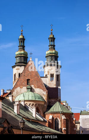 Église de Saint-André à Cracovie, Pologne, de l'architecture romane en pierre et brique, monument historique datant du 11e siècle. Banque D'Images