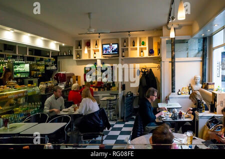 Intérieur de l'Express Impérial cafÃ© en Darlington County Durham Angleterre Banque D'Images