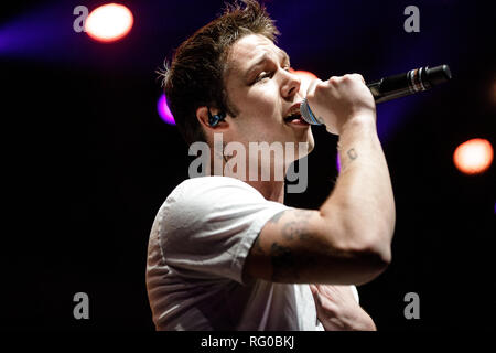 Danemark, copenhague - 24 janvier 2019. Le chanteur et auteur-compositeur Hugo Helmig effectue un concert live à KB Hallen à Copenhague. (Photo crédit : Gonzales Photo - Peter Troest). Banque D'Images