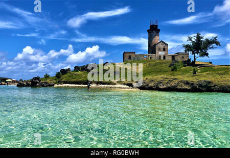 Vue sur l'Ile aux Fouquets avec phare en lagune de Mahebourg, Mauritius Banque D'Images