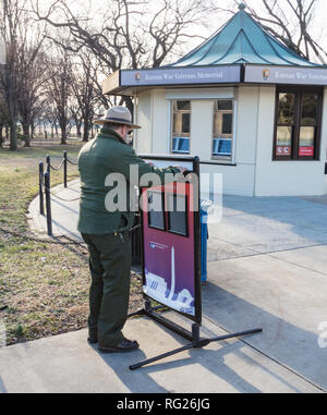 Washington, DC, USA. 27 Jan, 2019. Les gardes du parc nous rouvrir les parcs nationaux et monuments historiques après 35 jours du gouvernement de l'arrêt. Crédit : Robert Blakley/Alamy Live News Banque D'Images