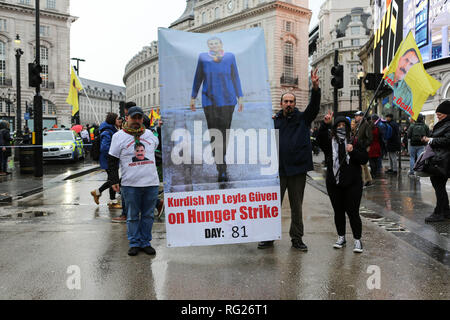 Londres, Royaume-Uni. 27 Jan, 2019. Protestation à défendre les Kurdes de Turquie, mars de Portland Place à Trafalgar Square. Penelope Barritt/Alamy Live News Banque D'Images