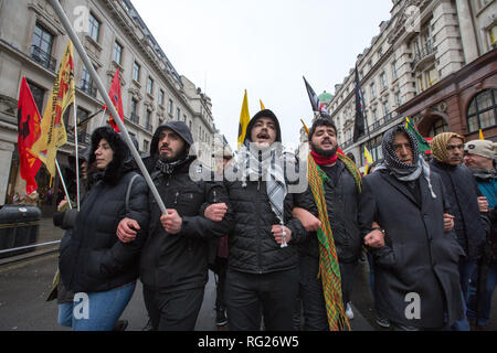 Londres, Royaume-Uni. 27 janvier 2019 .Pro à partir de mars des manifestants du Kurdistan Portland place à Trafalgar Square pour manifester contre la Turquie a l'appui de l'État islamique. Crédit : George Cracknell Wright/Alamy Live News Banque D'Images