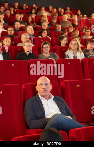 Berlin, Allemagne. 27 Jan, 2019. Joachim Paul, membre de l'état de l'AFD, le Parlement se trouve en face de la projection de 'Schindler's List' dans un seul cinéma. Le cinéma dans le Westerwald causé au départ une sensation dans le monde entier lorsqu'il a offert aux membres de l'AFD entrée libre au film 'Schindler's List' sur le Jour commémoratif de l'Holocauste. Crédit : Thomas Frey/dpa/Alamy Live News Banque D'Images