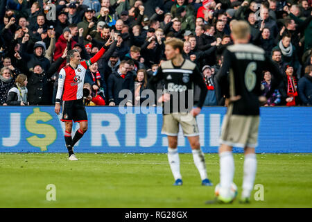 Rotterdam, Pays-Bas. 27 Jan, 2019. Rotterdam, Pays-Bas. 27 Jan, 2019. ROTTERDAM , Pays-Bas , 27-01-2019 , stade De Kuip , Football , Saison 2018/2019 Eredivisie néerlandaise , , Feyenoord - Ajax , résultat final 6-2 , Feyenoord dvd Robin van Persie célèbre son but avec les fans Crédit : Pro Shots/Alamy Live News Banque D'Images