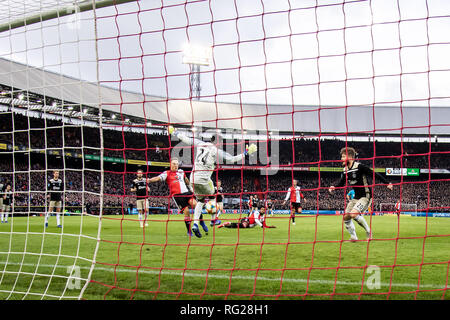 Rotterdam, Pays-Bas. 27 Jan, 2019. Rotterdam, Pays-Bas. 27 Jan, 2019. ROTTERDAM , Pays-Bas , 27-01-2019 , stade De Kuip , Football , Saison 2018/2019 Eredivisie néerlandaise , , Feyenoord - Ajax , résultat final 6-2 , Feyenoord player Jens Toornstra Crédit scores pendant le match : Pro Shots/Alamy Live News Banque D'Images