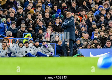 Londres, Royaume-Uni. 27 janvier 2019. Maurizio Sarri manager de Chelsea lors de la la FA Cup Quatrième ronde match entre Chelsea et de Sheffield mercredi à Stamford Bridge, Londres, Angleterre le 27 janvier 2019. Photo par Adamo Di Loreto. Usage éditorial uniquement, licence requise pour un usage commercial. Aucune utilisation de pari, de jeux ou d'un seul club/ligue/dvd publications. Credit : UK Sports Photos Ltd/Alamy Live News Banque D'Images