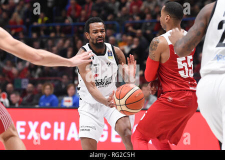 Foto Claudio Grassi - LaPresse 27 gennaio 2019, Assago Milano (Italia) Sport Basket Serie A 2018-2019 Panier Postemobile AX Armani Exchange Olimpia Milano - Segafredo Virtus Bologne Nella foto : Kevin Punter (# 0 Segafredo Virtus Bologne) Banque D'Images