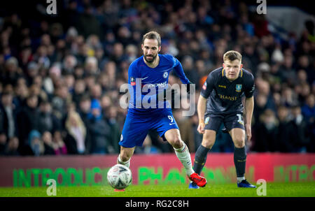 Londres, Royaume-Uni. 27e Janvier 2019. Gonzalo HIGUAIN de Chelsea au cours de la FA Cup quatrième ronde match entre Chelsea et de Sheffield mercredi à Stamford Bridge, Londres, Angleterre le 27 janvier 2019. Photo par Andy Rowland.usage éditorial uniquement, licence requise pour un usage commercial. Aucune utilisation de pari, de jeux ou d'un seul club/ligue/player publication. Crédit : Andrew Rowland/Alamy Live News Banque D'Images