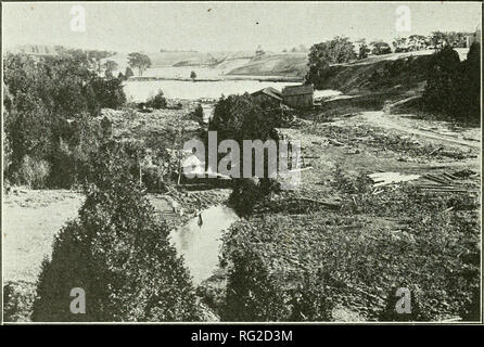 . Journal canadien des forêts. Les forêts et la foresterie -- Canada Périodiques. Journal canadien des forêts 1056, avril 1917 et à Ottawa ne peut pas s'attendre à quelques semaines et porte sur un déjeuner conjoint- progresser." eon de la Chambre de commerce de Calgary et le Canadian Club, un autre soir, M. Black est également en réunion publique et deux réunions des conférences de l'école secondaire en Colombie-Britannique pour deux à Calgary. -" ^ qui réussissent avec une plantation d'arbres. Siloé FONTAINE À LA PRÉSERVATION DE L'omble de fontaine et d'étangs. L'un des plus lieux intéressants en Ontario est près d'Uxbridge, Ontario, à l'omble de Siloé Préserver un Banque D'Images