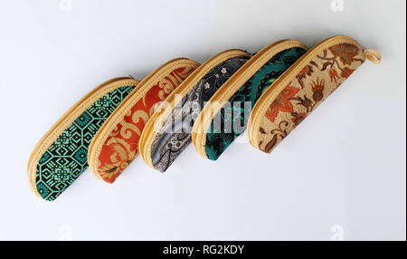 Une trousse en tissu batik javanais appelé. Exotique. Banque D'Images