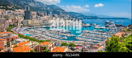 Vue panoramique vue aérienne de Monaco Harbour. Banque D'Images