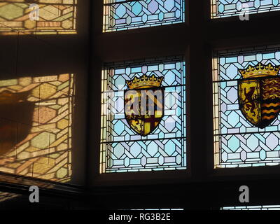 Armoiries de vitraux dans le Grand Hall du Château d'Edimbourg - Ecosse - Edimbourg Banque D'Images