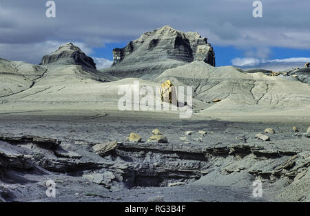 Les formations rocheuses en banc de mamelon, Smoky Mountain Road, Glen Canyon National Recreation Area, Utah, USA