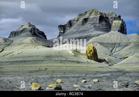 Les formations rocheuses en banc de mamelon, Smoky Mountain Road, Glen Canyon National Recreation Area, Utah, USA