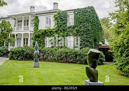 Humlebaek (Danemark) : Musée d'Art moderne, situé sur la rive de l'Øresund Banque D'Images