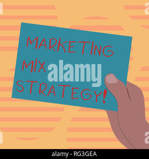 L'écriture de texte Word Marketing Mix Stratégie. Concept d'affaires pour l'ensemble de l'outil de marketing tactique gouvernable usage compagnie appelée hu main tenant l'analyse Pr Banque D'Images