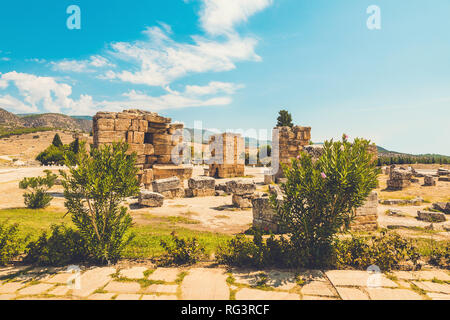 L'ancienne ville gréco-romaine. Ruines de l'ancienne ville de Hiérapolis, à Pamukkale, Turquie. Ancienne ruine place Banque D'Images