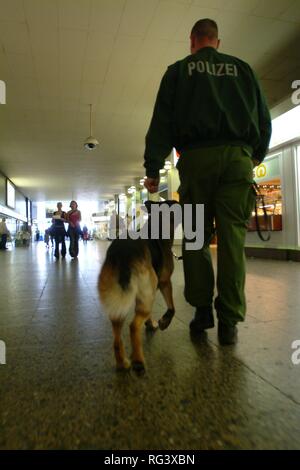 DEU, Allemagne, NRW : chiens de police, K9 sur l'unité de patrouille. Banque D'Images