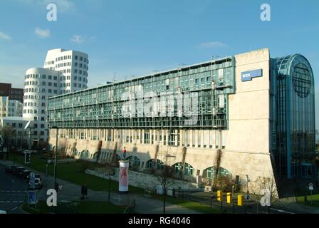 DEU, Allemagne : Bâtiment de la télévision et de la radio allemande public station West Deutscher Rundfunk, WDR à Duesseldorf. Banque D'Images