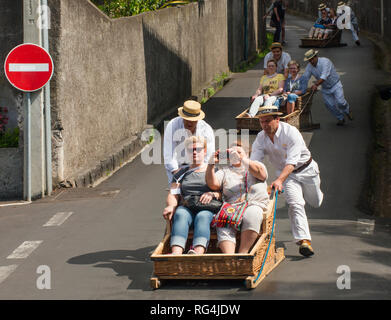 Panier traditionnel Riders à Monte, Madeira Banque D'Images