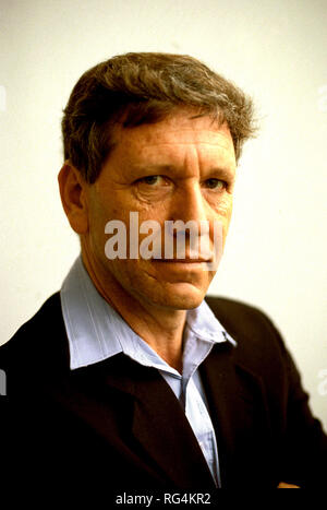 En vedette : Amos Oz Amos Oz Quand : 24 Sep 2003 Credit : IPA/WENN.com **Uniquement disponible pour publication au Royaume-Uni, USA, Allemagne, Autriche, Suisse** Banque D'Images