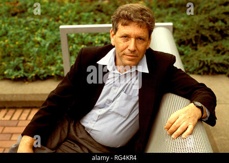 En vedette : Amos Oz Amos Oz Quand : 24 Sep 2003 Credit : IPA/WENN.com **Uniquement disponible pour publication au Royaume-Uni, USA, Allemagne, Autriche, Suisse** Banque D'Images