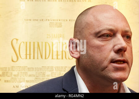 Berlin, Allemagne. 27 Jan, 2019. Après la projection du film 'Schindler's List', l'AFD Membre du Parlement Joachim Paul parle du film. Le cinéma dans le Westerwald causé au départ une sensation dans le monde entier lorsqu'il a offert aux membres de l'AFD entrée libre. Crédit : Thomas Frey/dpa/Alamy Live News Banque D'Images