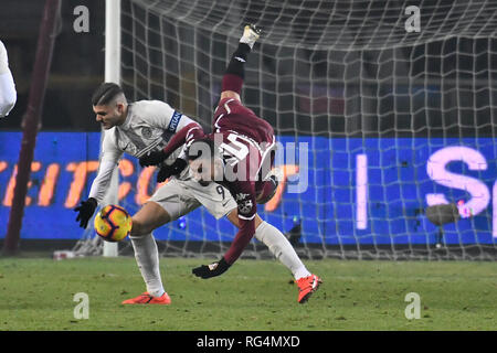 Turin, Italie. 27 janvier 2019. Mauro Icardi (Internazionale FC) au cours de la Serie A TIM match de football entre Torino FC et FC Internazionale Milano au Stadio Grande Torino le 27 janvier 2019 à Turin, Italie. Crédit : FABIO ANNEMASSE/Alamy Live News Banque D'Images