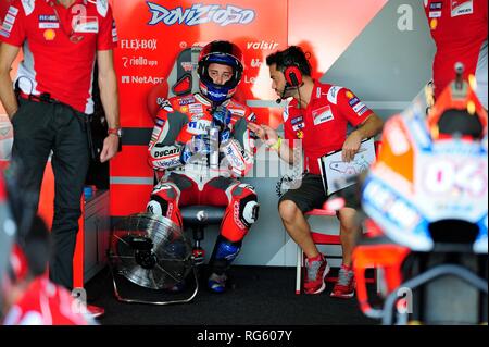 Aragon, Espagne. 21 Septembre, 2018. Andrea Dovizioso du team Ducati Motogp dans le garage pendant les essais libres 2 Crédit : Pablo Guillen/Alamy Banque D'Images