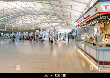 INCHEON, CORÉE DU SUD - circa 2017, Juin : à l'intérieur de l'Aéroport International d'Incheon. Banque D'Images